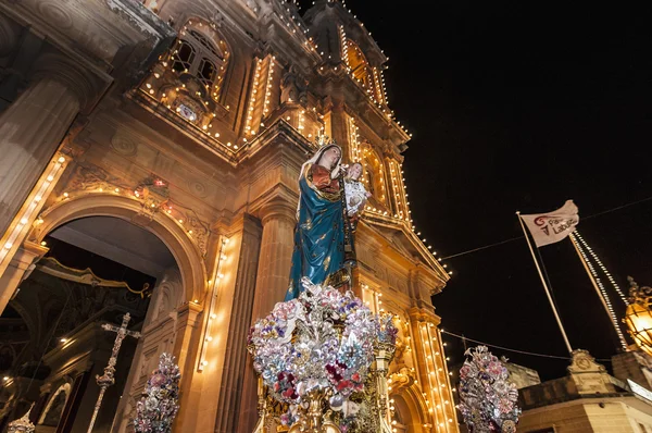 Santa marija pohledná průvod v Praha, malta. — Stock fotografie