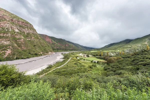 Bisschop helling op route 40 salta, Argentinië. — Stockfoto