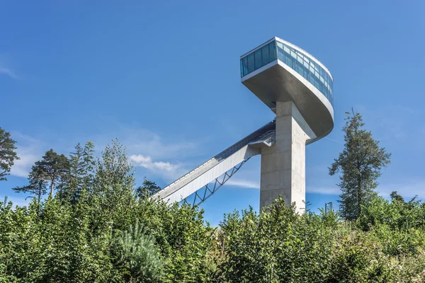 Bergisel toren in innsbruck, Oostenrijk. — Stockfoto