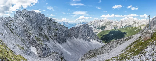 Nordkette berg i Tyrolen, innsbruck, Österrike. — Stockfoto