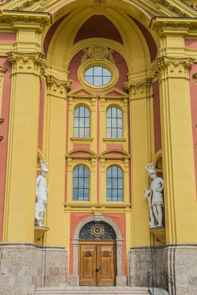 Svatého Vavřince a stephen v Innsbrucku. — Stock fotografie
