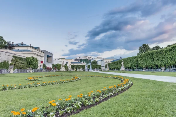 米拉贝尔花园 (mirabellgarten) 在奥地利萨尔茨堡 — 图库照片
