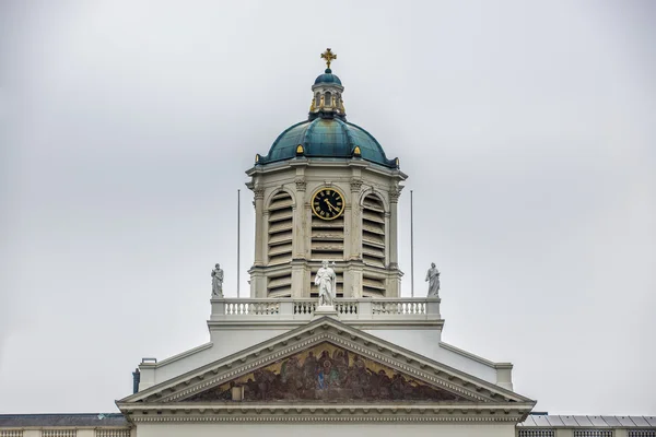 Здание Neues Rathaus в Мюнхене — стоковое фото