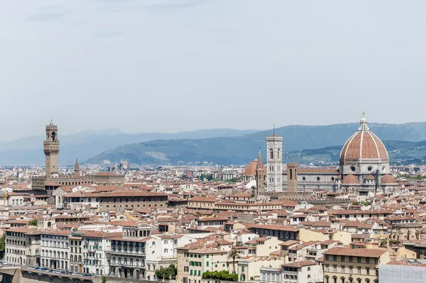 フィレンツェのミケランジェロ広場イタリアから見た — ストック写真