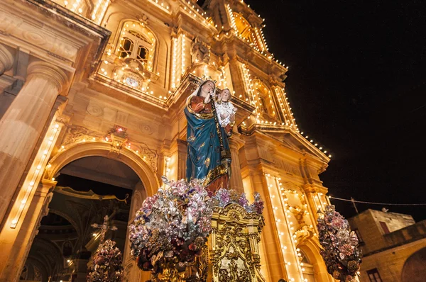 Santa marija pohledná průvod v Praha, malta. — Stock fotografie