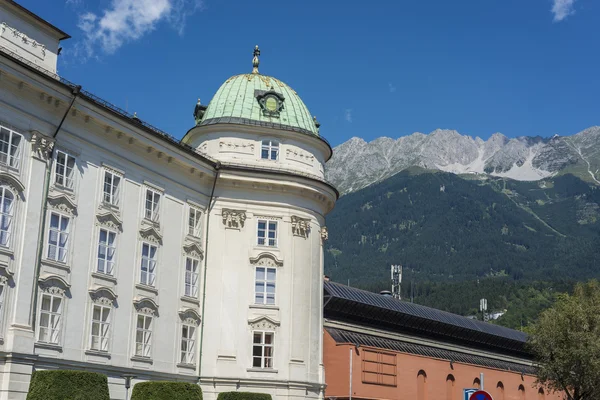 Het keizerlijk paleis in innsbruck, Oostenrijk. — Stockfoto