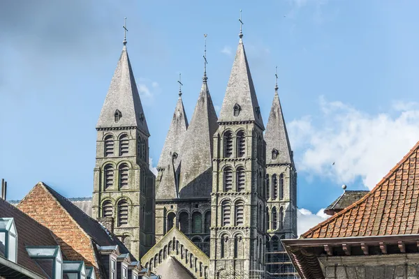 Kathedraal van onze dame van Doornik in België — Stockfoto