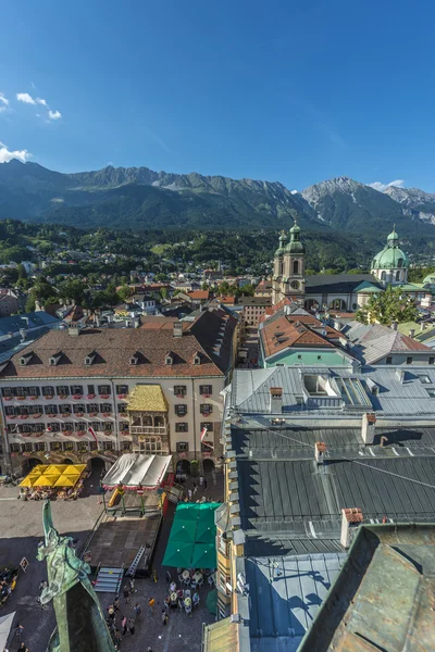Yleisnäkymä Innsbruckista Länsi-Itävallassa . — kuvapankkivalokuva