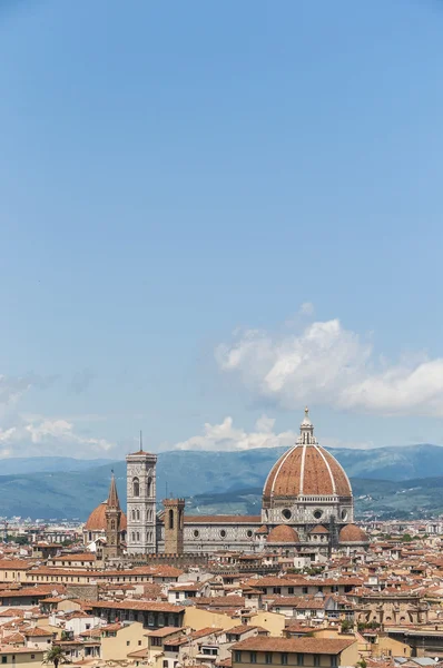 De basilica di santa maria del fiore in florence, Italië — Stockfoto