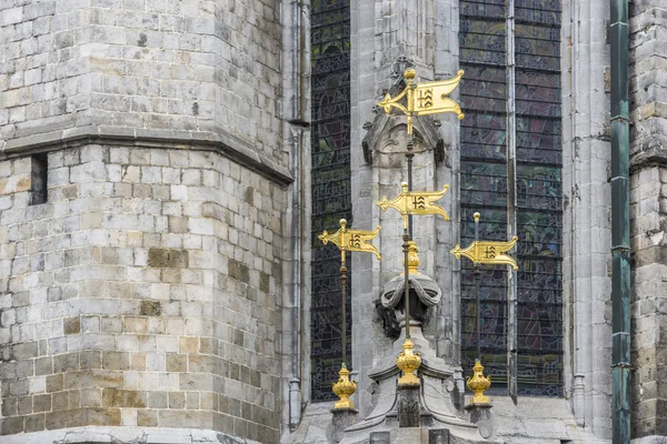 Pilory Well Fountain en Mons, Bélgica . —  Fotos de Stock