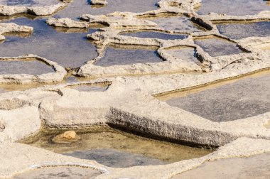 gozo, malta, qbajjar yakın tuz tava.