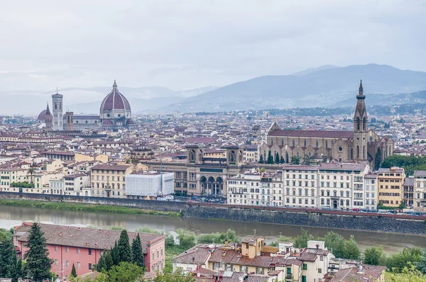 フィレンツェのミケランジェロ広場イタリアから見た — ストック写真