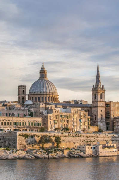 Valletta sahilinde skyline görünümü, malta — Stok fotoğraf