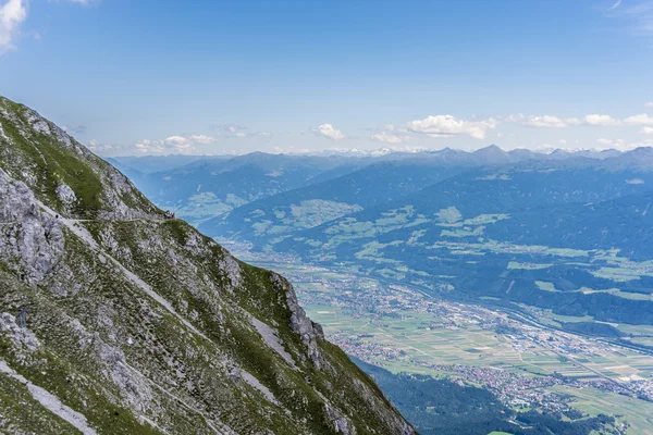 Vandrare på norkette berg, innsbruck, Österrike. — Stockfoto