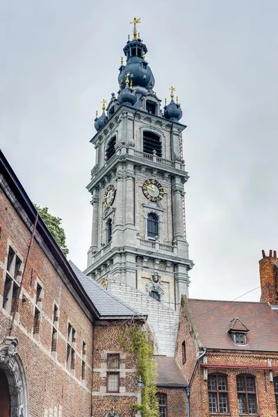 Klockstapeln i mons i Belgien. — Stockfoto