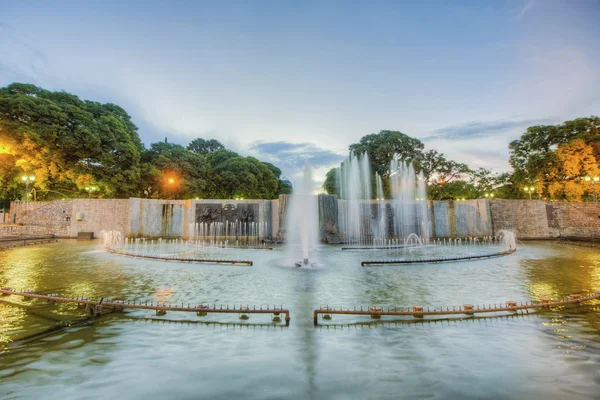 Plein van de onafhankelijkheid in stad mendoza, Argentinië — Stockfoto