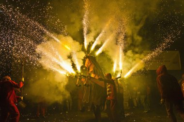 correfoc festa büyük el vendrell