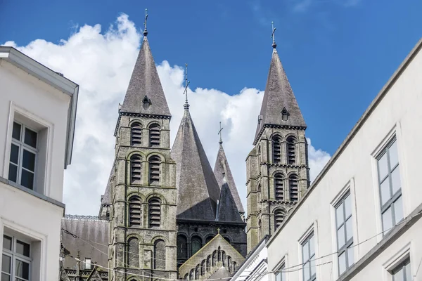 Kathedraal van onze dame van Doornik in België — Stockfoto