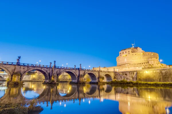 Castel sant angelo w parco adriano, Rzym, Włochy — Zdjęcie stockowe