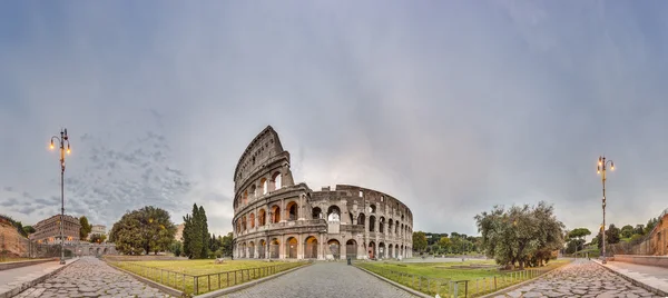 O Coliseu, ou o Coliseu em Roma, Itália — Fotografia de Stock