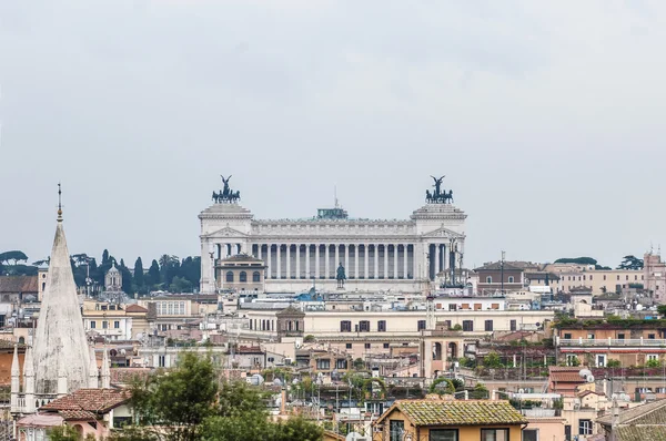 National monument till victor emmanuel i Rom, Italien. — Stockfoto