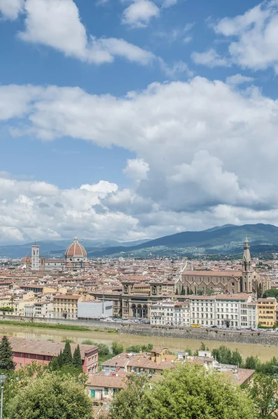 フィレンツェのミケランジェロ広場イタリアから見た — ストック写真