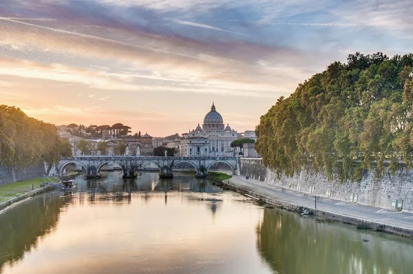 Ponte sant'angelo (most Hadriana) w Rzym, Włochy, — Zdjęcie stockowe