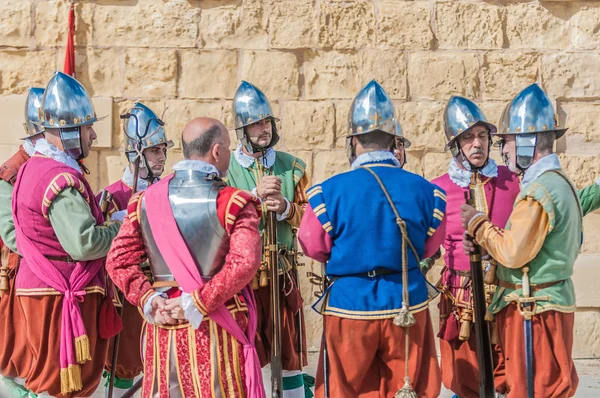 Desfile de la Guardia en el Caballero de San Jonh en Birgu, Malta . — Foto de Stock