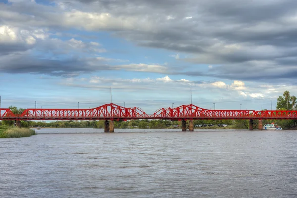 桥梁在 gualeguaychu 河，阿根廷. — 图库照片