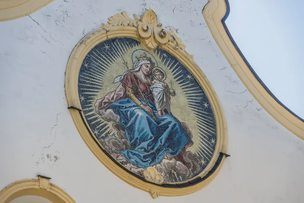 Kirche der heiligen Margarete in oberperfuss, Österreich. — Stockfoto