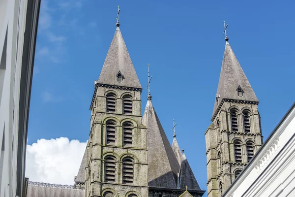 Domkyrkan av vår lady av tournai i Belgien — Stockfoto