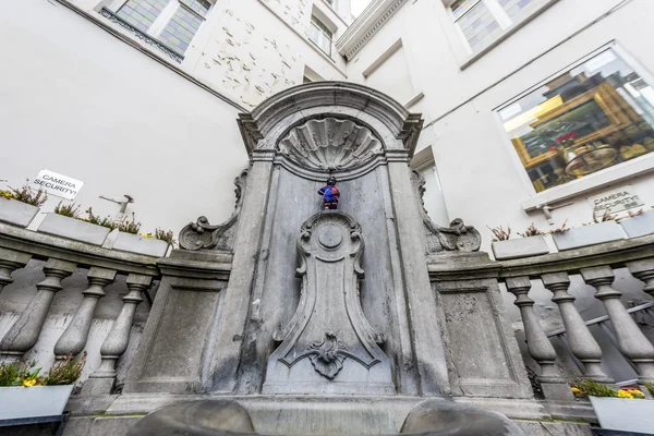 Manneken pis v Bruselu, Belgie. — Stock fotografie