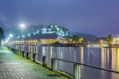 Meuse Nehri Namur, Belçika