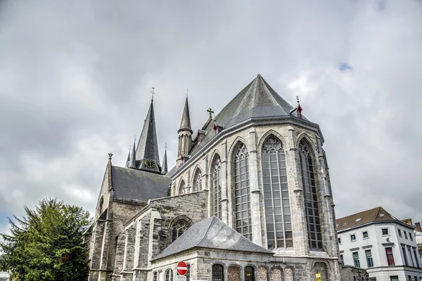 Kostel Saint-jacques v tournai, Belgie. — Stock fotografie