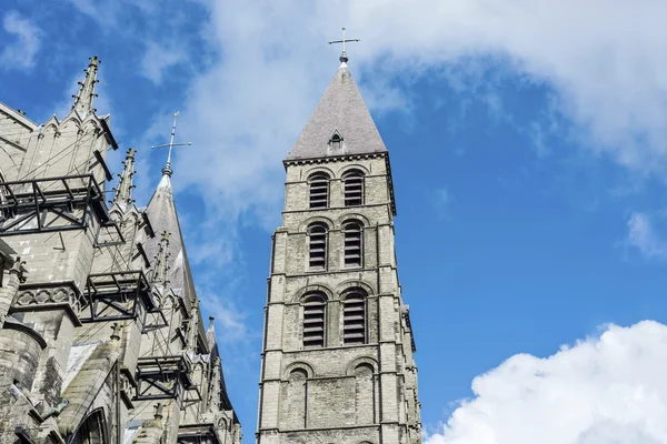 Domkyrkan av vår lady av tournai i Belgien — Stockfoto