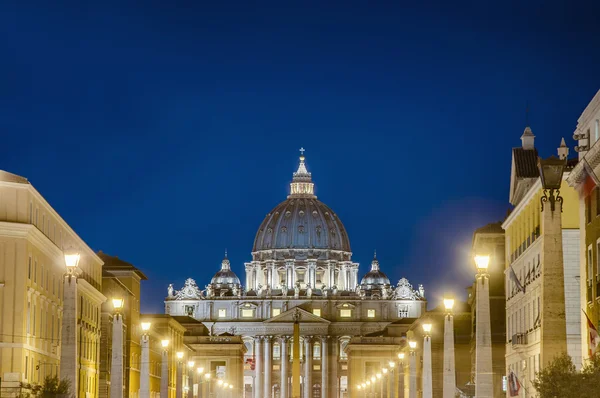 Petersbasilika in der vatikanischen Stadt, Italien — Stockfoto