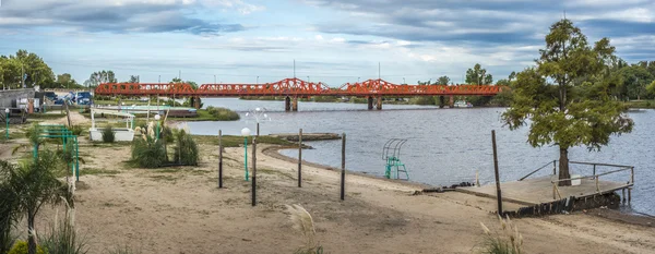 Γέφυρα πάνω από τον ποταμό gualeguaychu, Αργεντινή. — Φωτογραφία Αρχείου