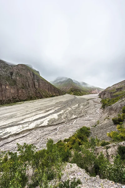 Rota 13 para Iruya na província de Salta, Argentina — Fotografia de Stock