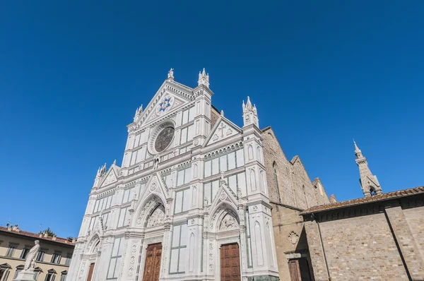 在佛罗伦萨，意大利的圣十字大教堂 — 图库照片