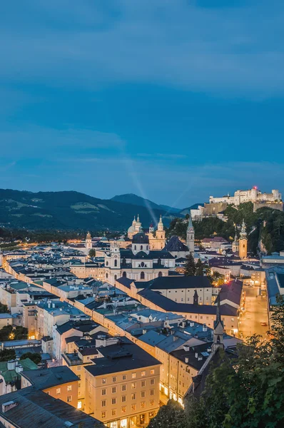 Salzburg celkový pohled, jak je vidět z monchsberg hlediska, austri — Stock fotografie