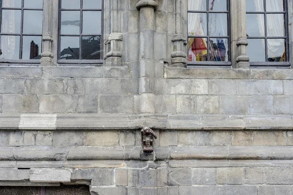 Estátua de macaco em Mons, Bélgica . — Fotografia de Stock