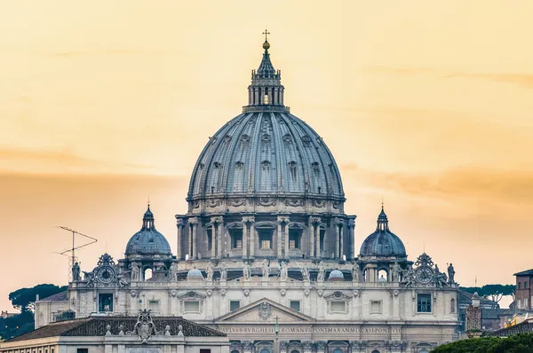 Saint peter's Basiliek in Vaticaanstad, Italië — Stockfoto