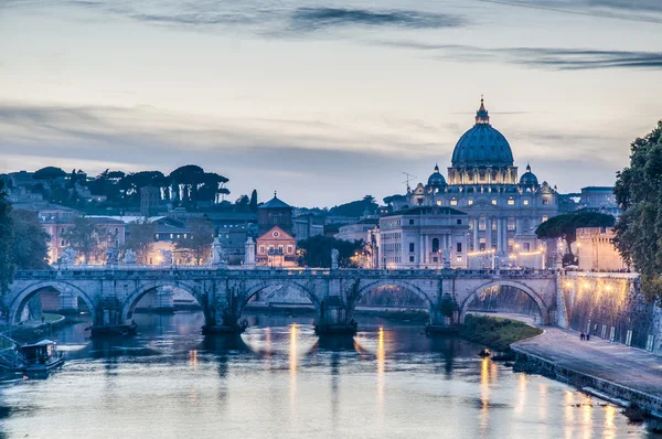 Ponte Sant 'Angelo (Ponte de Adriano) em Roma, Itália , — Fotografia de Stock