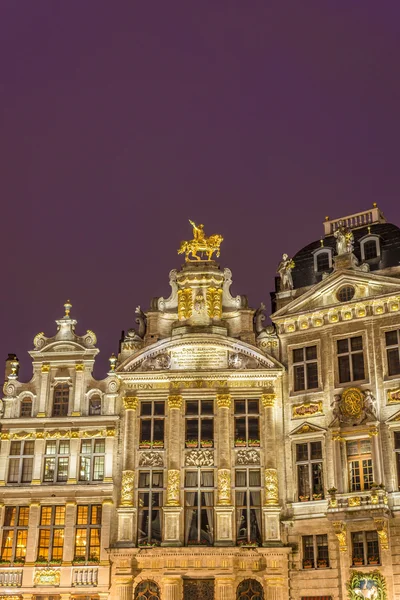 Guildhalls na náměstí Grand Place v Bruselu, Belgie. — Stock fotografie