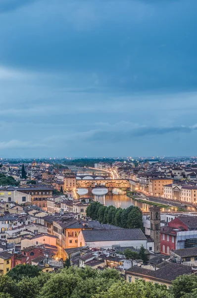 (Stary most) ponte vecchio we Florencji, Włochy. — Zdjęcie stockowe