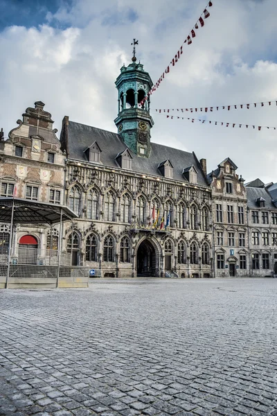 La plaza central y el ayuntamiento de Mons, Bélgica . —  Fotos de Stock