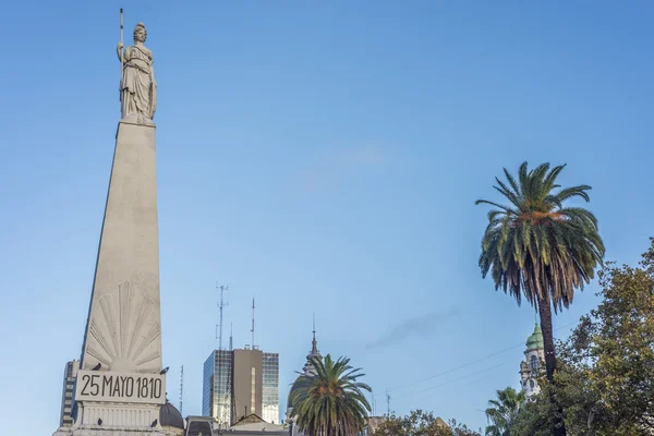 Piramide de mayo v buenos aires, argentina. — Stock fotografie