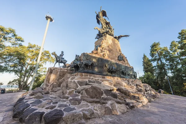 Monumento al Cerro de la Gloria en Mendoza, Argentina . — Foto de Stock