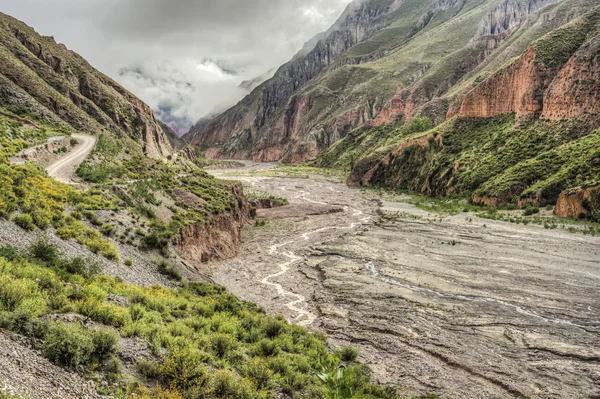 Route 13 vers Iruya dans la province de Salta, Argentine — Photo