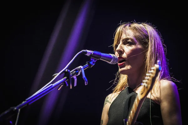 Amelie utför på "hard rock rocks la merce" konsert inom — Stockfoto